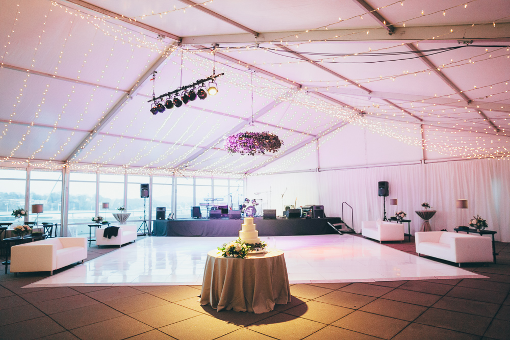 Let Chattanooga Tent & Event Solutions help you with every detail of your Chattanooga outdoor wedding or event, from the tent, to the tables and chairs, to the china and other product rentals.