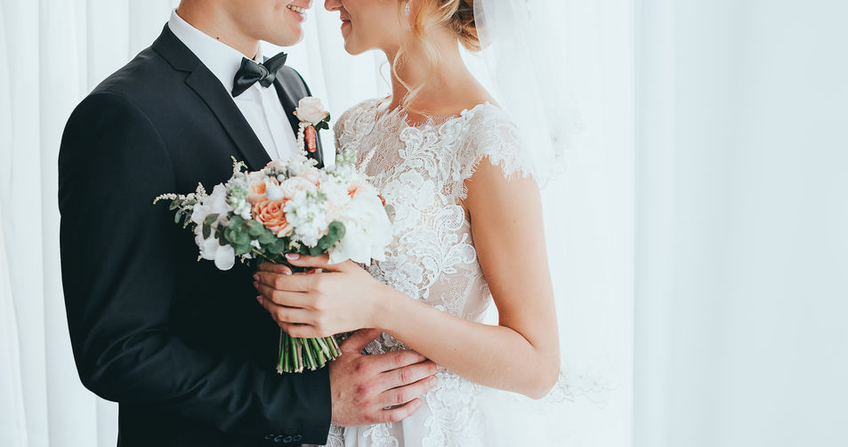 There are plenty of benefits to having a small, intimate wedding– and we can help with the event rentals and wedding tent rental you need to pull it off.
